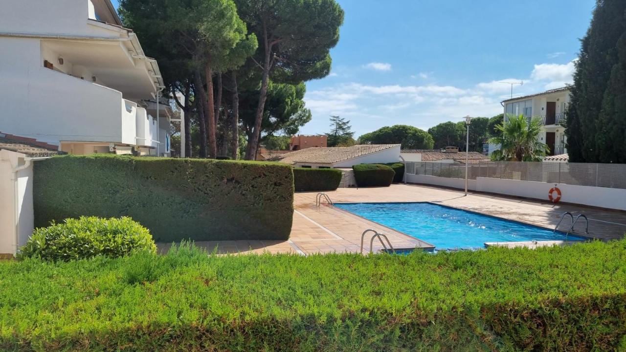 Apartamento Familiar Con Piscina Y Wifi L' Escala Luaran gambar