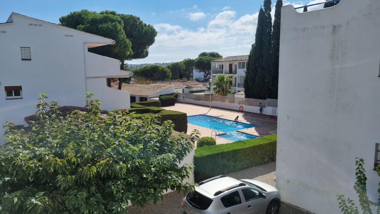 Apartamento Familiar Con Piscina Y Wifi L' Escala Luaran gambar
